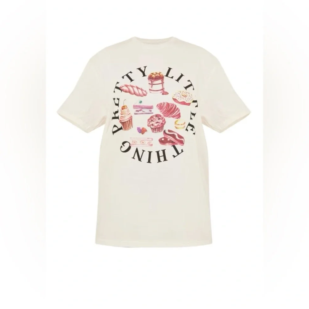 PRETTYLITTLETHING Ecru Dessert Print Oversized T Shirt SIZE SMALL *NEW* - Picture 1 of 8